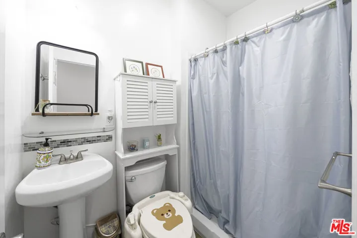 416 N Serrano Avenue, Los Angeles, California 90004