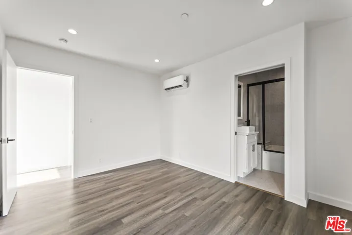 1264 9th Street G, Santa Monica, California 90401