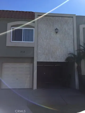 312 10th Street E, Huntington Beach, California 92648