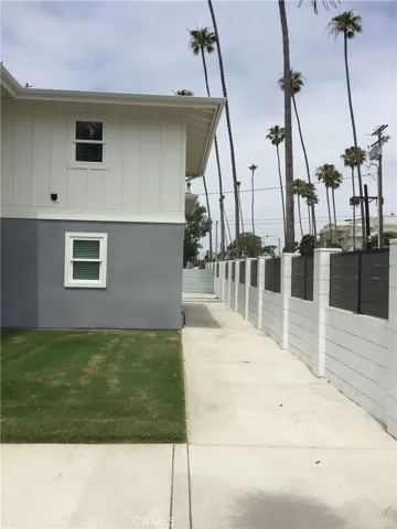 1505 Palm Avenue B, Huntington Beach, California 92648