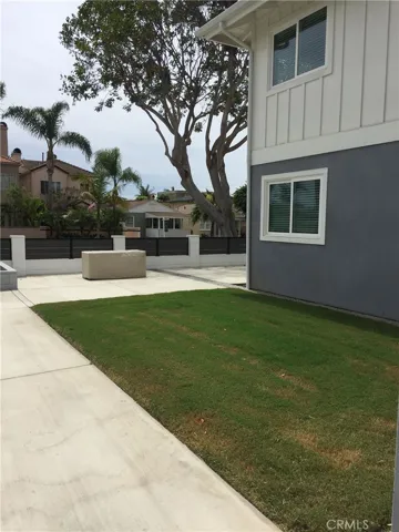 1505 Palm Avenue B, Huntington Beach, California 92648
