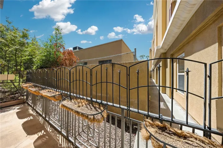 128 N Oak Knoll 111, Pasadena, California 91101