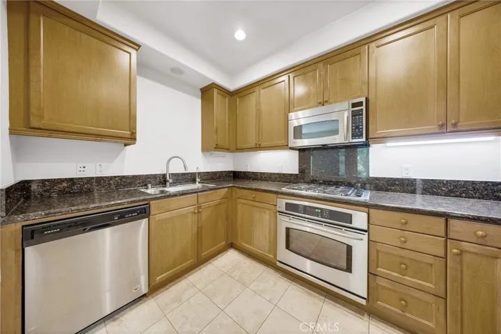 128 N Oak Knoll 111, Pasadena, California 91101