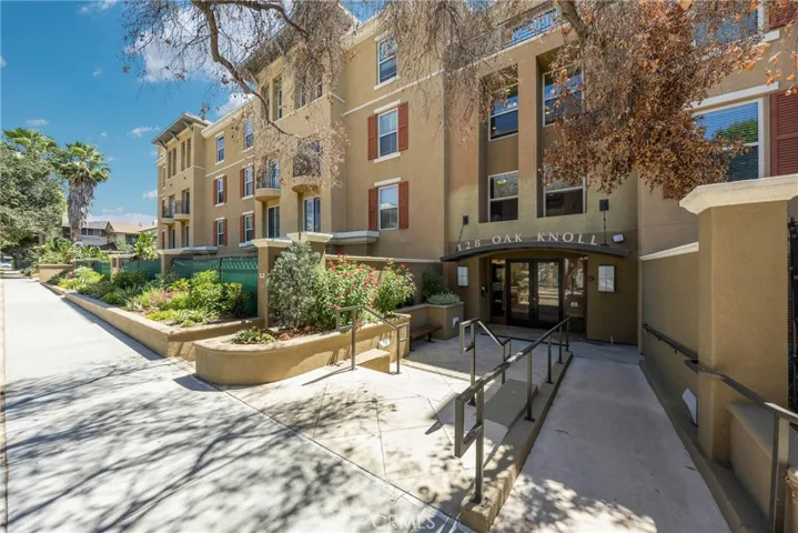 128 N Oak Knoll 111, Pasadena, California 91101