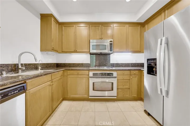 128 N Oak Knoll 111, Pasadena, California 91101