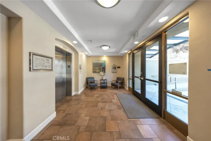 128 N Oak Knoll 111, Pasadena, California 91101