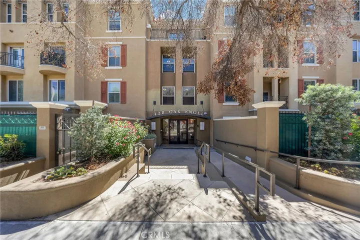 128 N Oak Knoll 111, Pasadena, California 91101