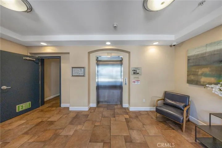 128 N Oak Knoll 111, Pasadena, California 91101