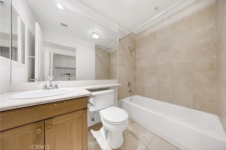 128 N Oak Knoll 111, Pasadena, California 91101
