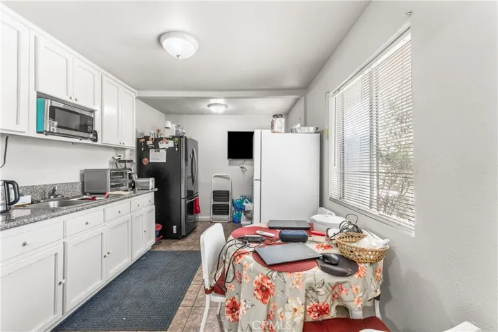 406 408 E Avenue Q7, Palmdale, California 93550