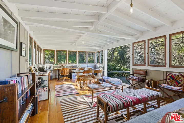2049 Oakstone Way, Los Angeles, California 90046