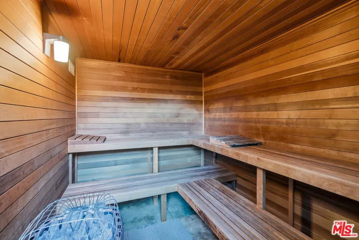 2049 Oakstone Way, Los Angeles, California 90046