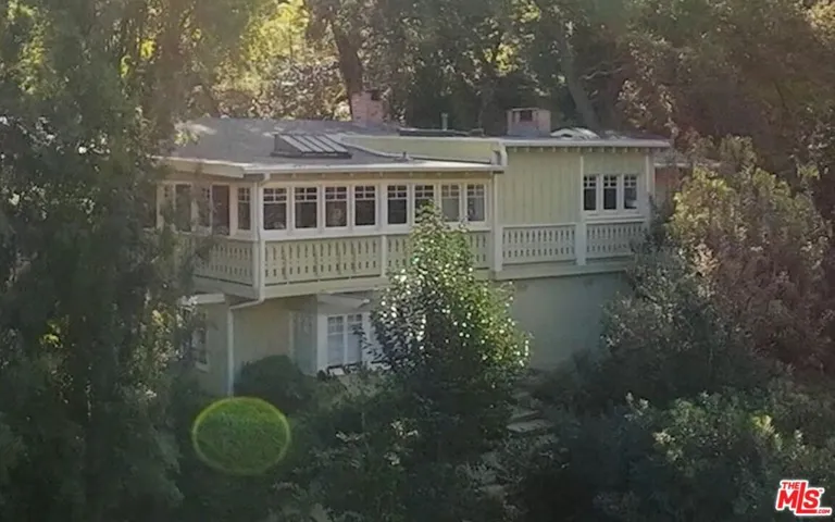 2049 Oakstone Way, Los Angeles, California 90046