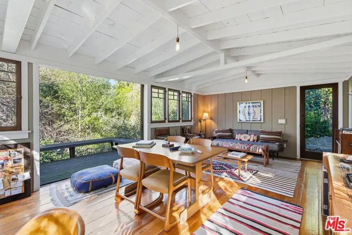 2049 Oakstone Way, Los Angeles, California 90046