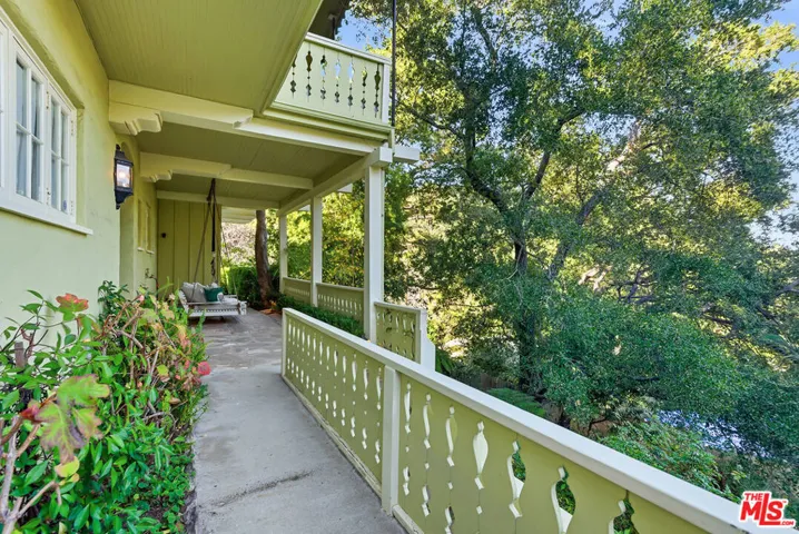 2049 Oakstone Way, Los Angeles, California 90046