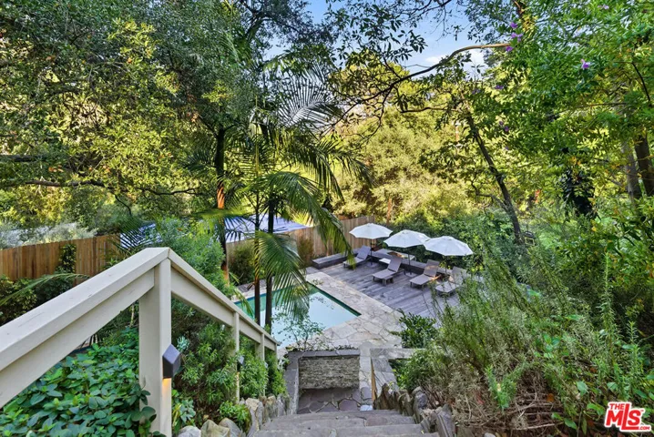 2049 Oakstone Way, Los Angeles, California 90046