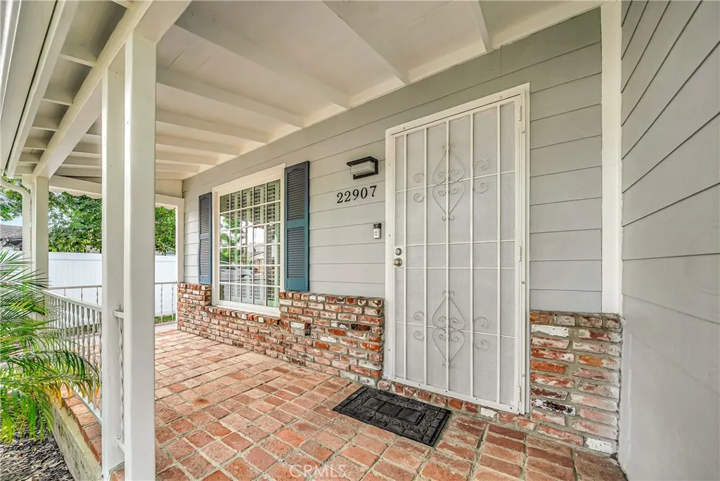22907 Leonora Dr, Woodland Hills, California 91367 — photo 4