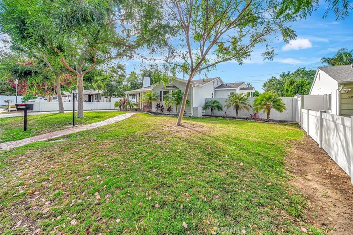 22907 Leonora Dr, Woodland Hills, California 91367