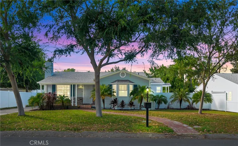 22907 Leonora Dr, Woodland Hills, California 91367
