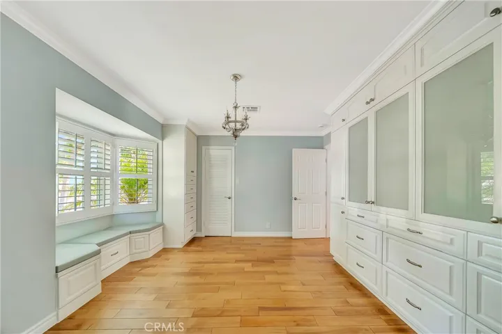 22907 Leonora Dr, Woodland Hills, California 91367