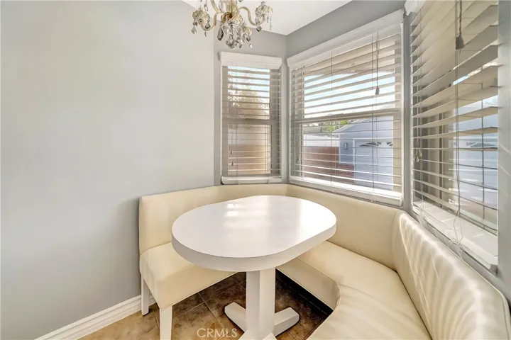 22907 Leonora Dr, Woodland Hills, California 91367