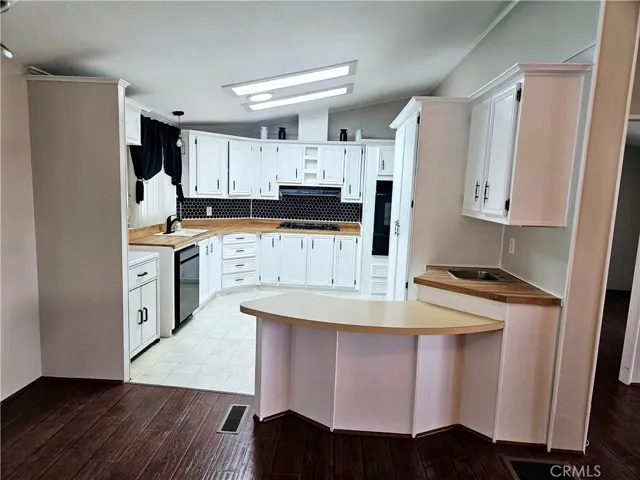 9161 Santa Fe E 20, Hesperia, California 92345