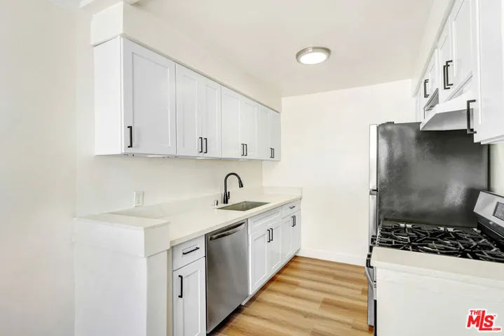 8208 Romaine Street 1, West Hollywood, California 90046