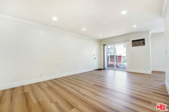 8208 Romaine Street 1, West Hollywood, California 90046