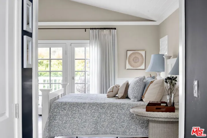 1147 Centinela Avenue, Santa Monica, California 90403