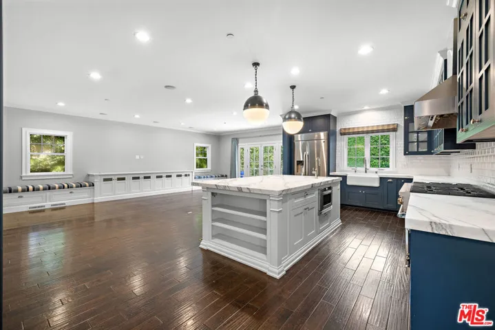 1147 Centinela Avenue, Santa Monica, California 90403