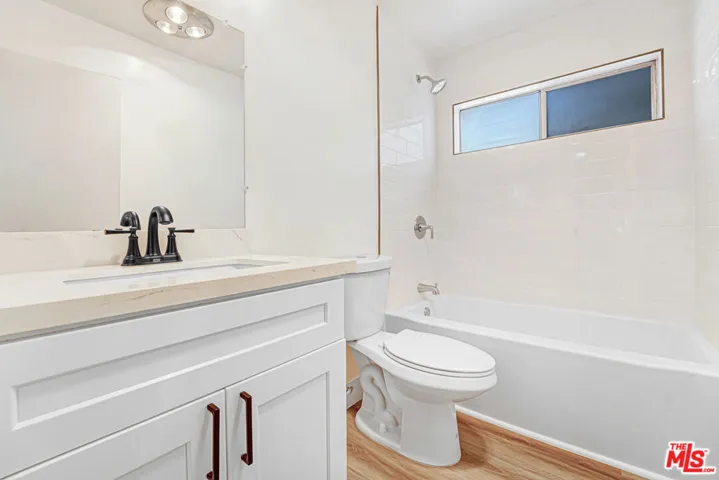 8208 Romaine Street 4, West Hollywood, California 90046