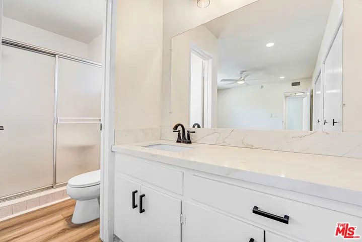 8208 Romaine Street 4, West Hollywood, California 90046