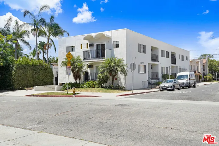 8208 Romaine Street 4, West Hollywood, California 90046