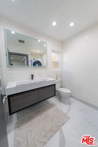 7719 Rhodes Avenue, Los Angeles, California 91605