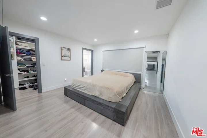 7719 Rhodes Avenue, Los Angeles, California 91605