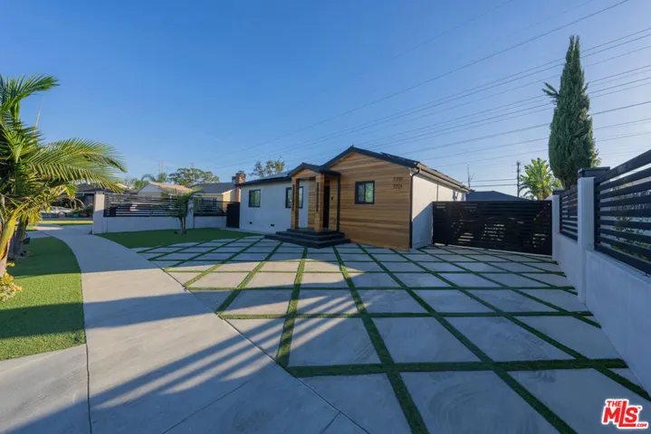 7719 Rhodes Avenue, Los Angeles, California 91605