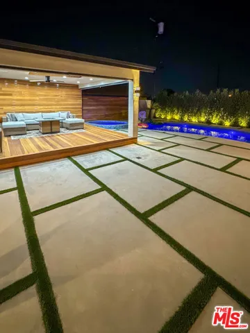 7719 Rhodes Avenue, Los Angeles, California 91605