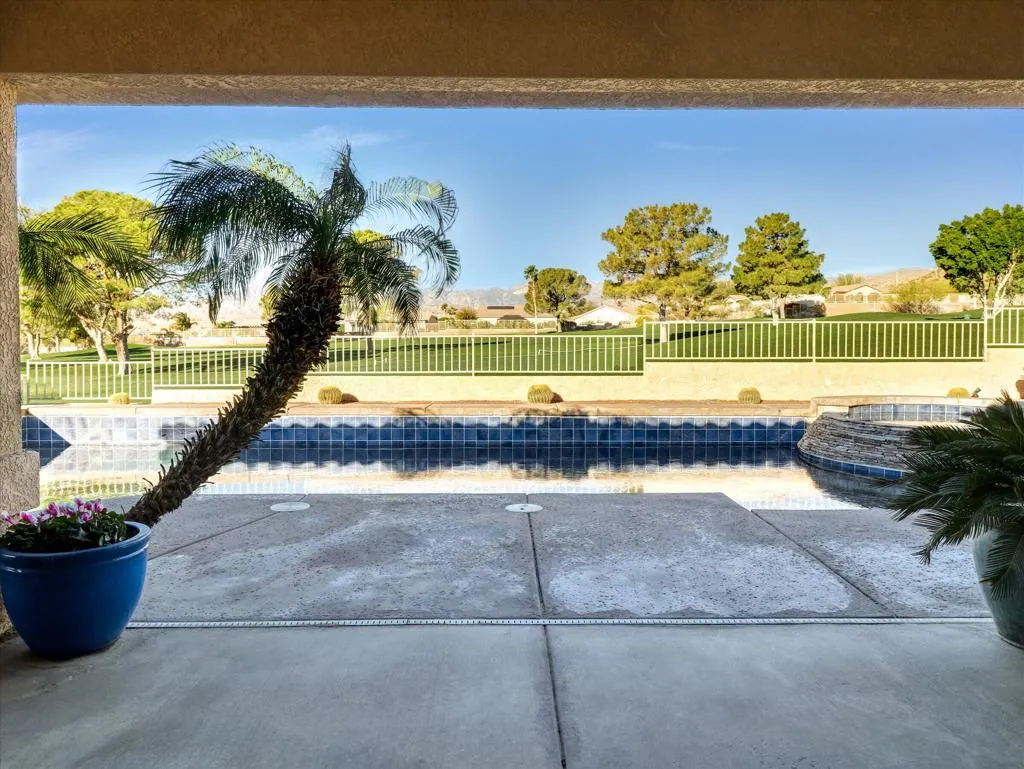 49-8567 Clubhouse Blvd-49