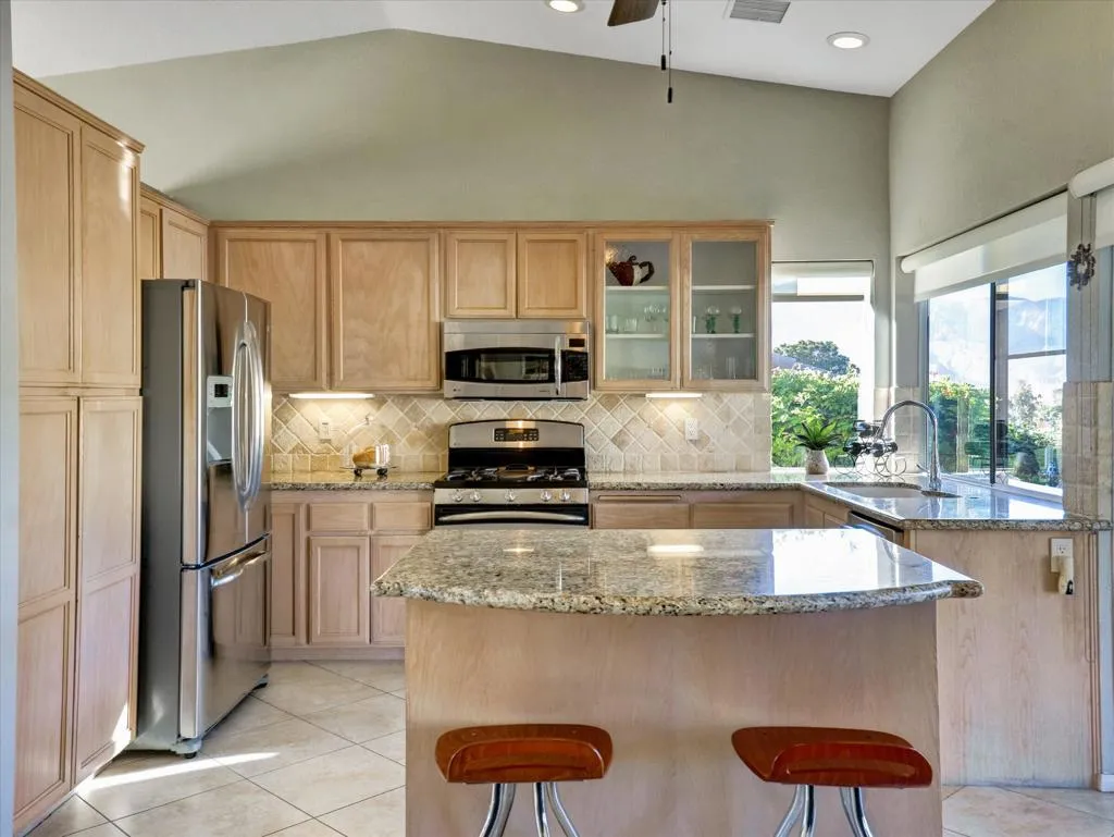 23-8567 Clubhouse Blvd-23