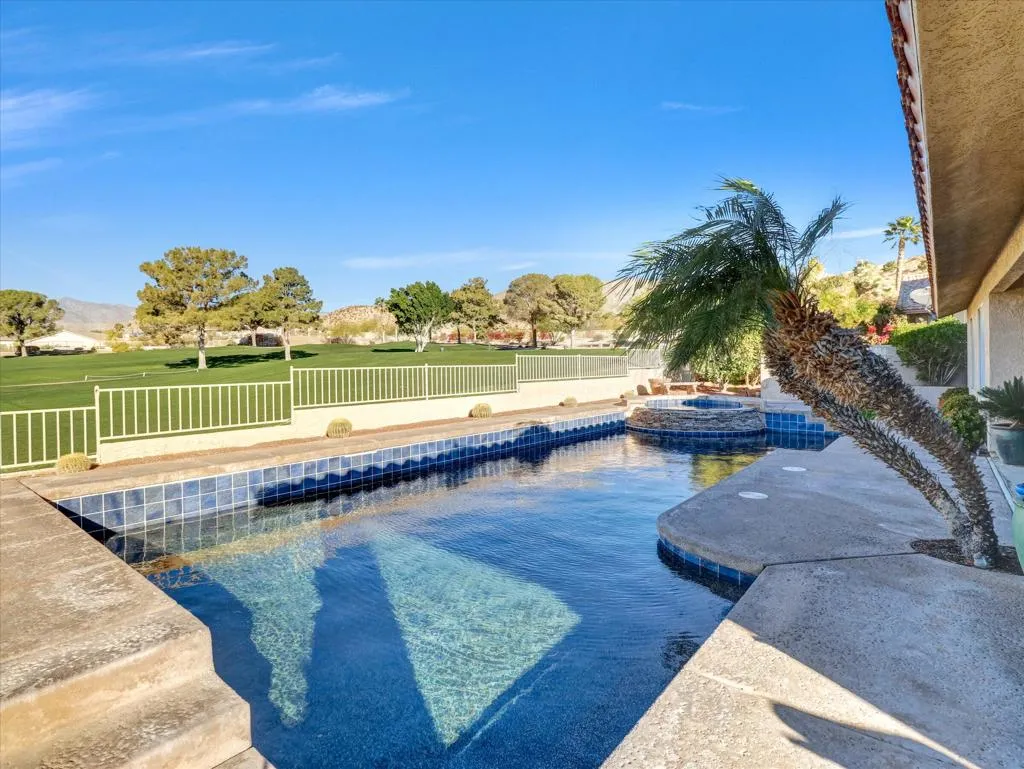 54-8567 Clubhouse Blvd-54