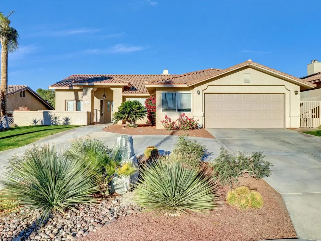 03-8567 Clubhouse Blvd-3