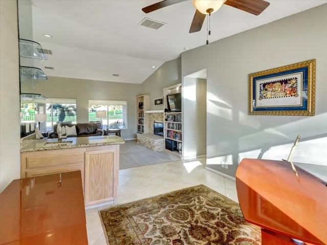 20-8567 Clubhouse Blvd-20