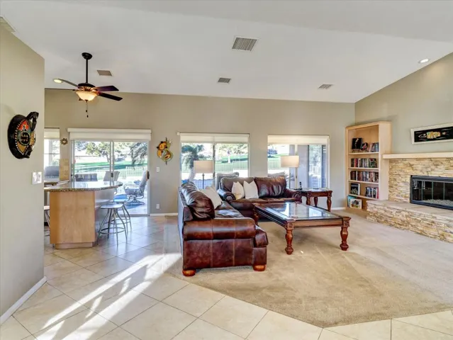 11-8567 Clubhouse Blvd-11