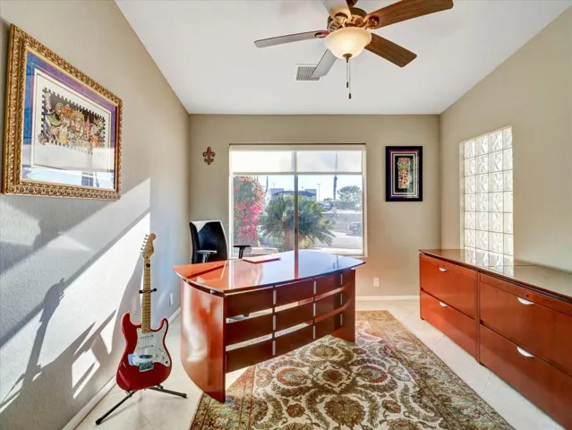 19-8567 Clubhouse Blvd-19