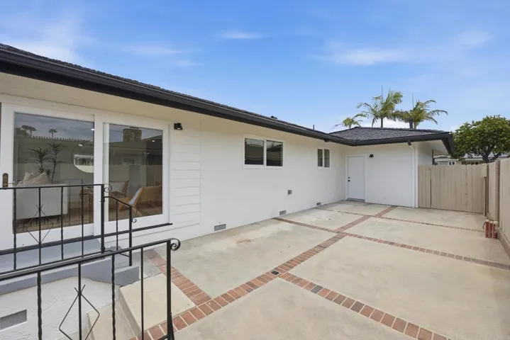 6111 Del Cerro Boulevard, San Diego, California 92120