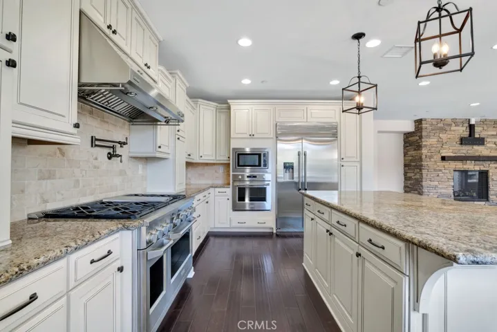 9611 Baden, Chatsworth, California 91311