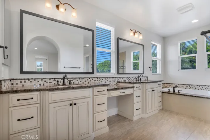 9611 Baden, Chatsworth, California 91311