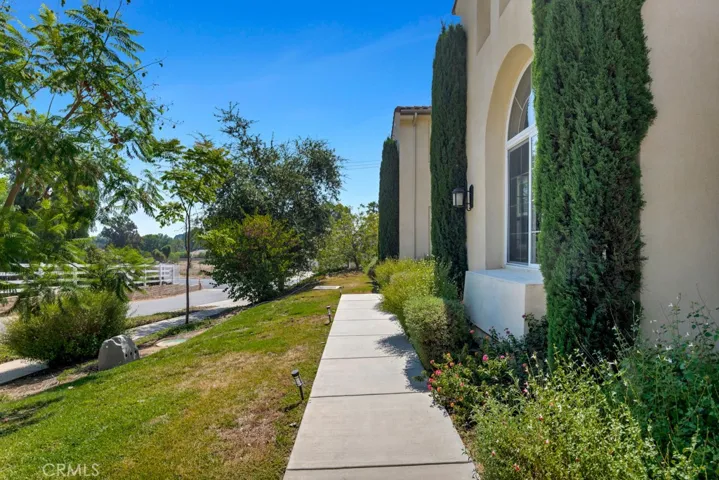 9611 Baden, Chatsworth, California 91311