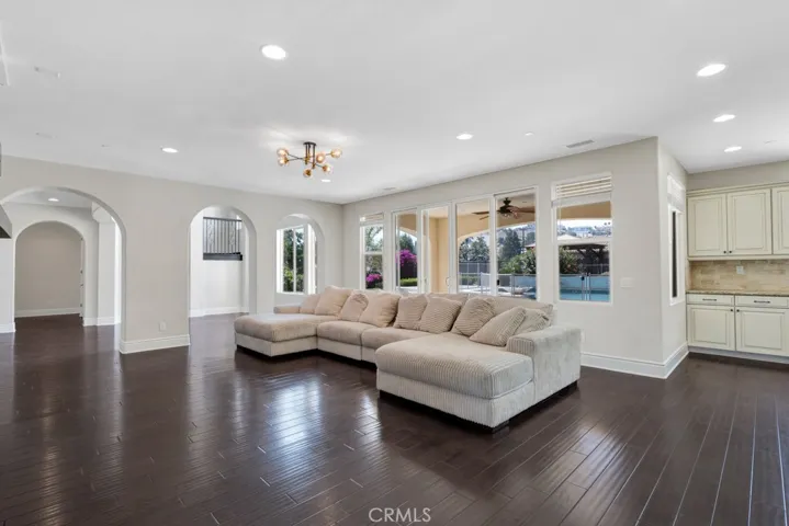 9611 Baden, Chatsworth, California 91311