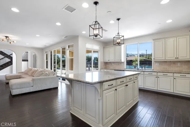 9611 Baden, Chatsworth, California 91311